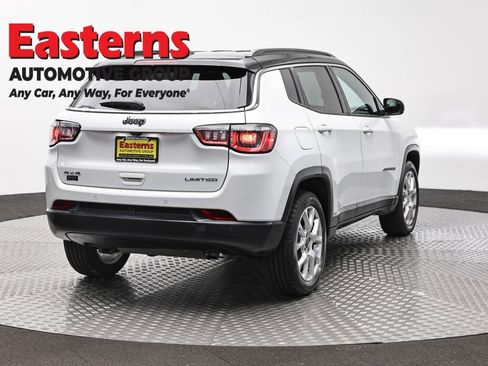 Used 2025 Jeep Compass Limited AWD/4WD image 5