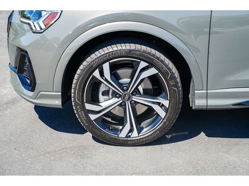 Used 2024 Audi Q3 2.0T Premium Plus w/ Premium Plus Package AWD/4WD image 9