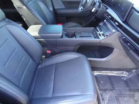 Used 2024 Hyundai Santa Fe Calligraphy AWD/4WD image 25