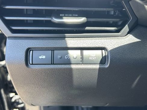 Used 2024 Nissan Altima 2.5 SV FWD image 30
