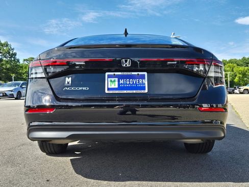 Used 2025 Honda Accord SE image 4