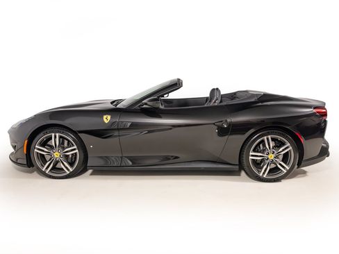 Used 2019 Ferrari Portofino RWD image 13