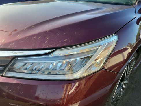 Used 2016 Honda Accord Touring image 3