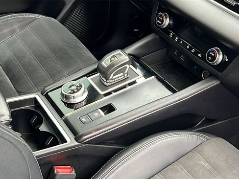 Used 2022 Mitsubishi Outlander SE image 13