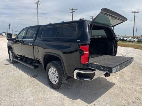 Used 2024 Chevrolet Silverado 2500 LTZ w/ LTZ Convenience Package AWD/4WD image 4