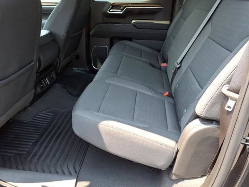Used 2023 Chevrolet Silverado 1500 LT AWD/4WD image 13