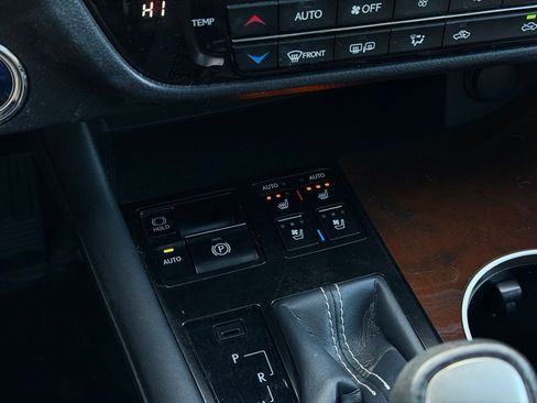 Used 2018 Lexus RX 450h AWD w/ Premium Package image 34