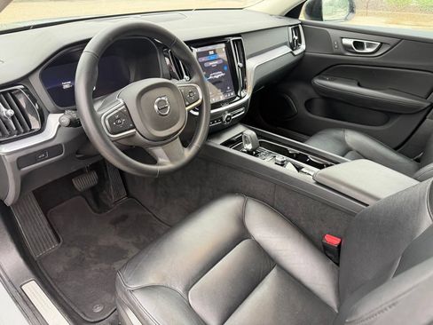 Used 2025 Volvo S60 B5 Core FWD image 11