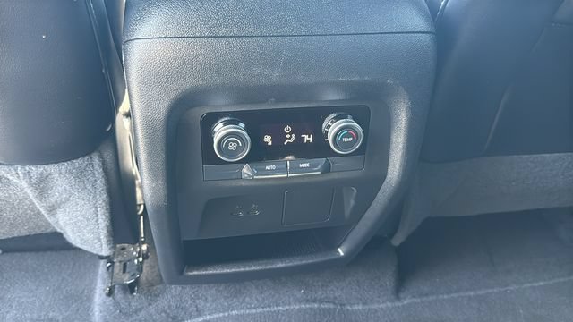 Used 2025 Buick Enclave Preferred FWD image 28