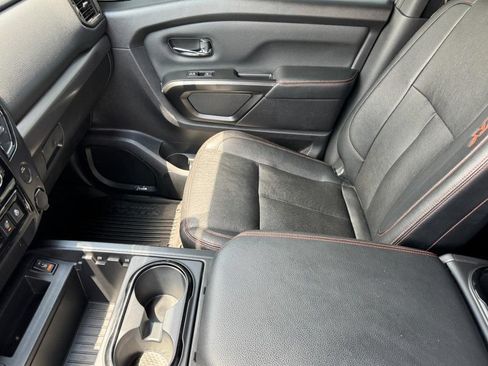 Used 2023 Nissan Titan PRO-4X w/ Pro-4x Convenience Package AWD/4WD image 13