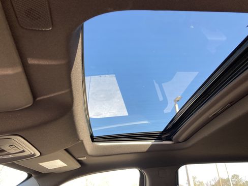 Used 2023 GMC Sierra 2500 Denali w/ Denali Ultimate Package image 11