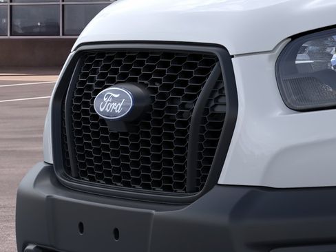 New 2026 Ford Transit 250 148 Medium Roof RWD image 17
