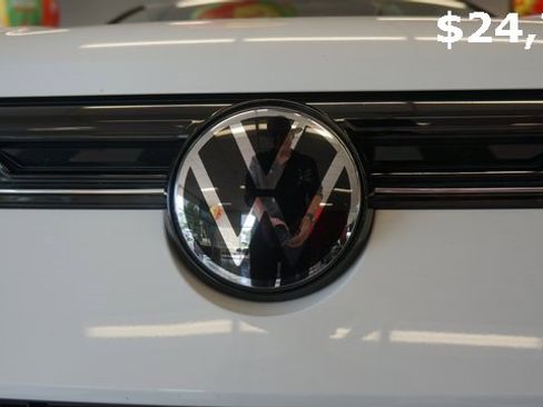 Certified 2025 Volkswagen Taos S image 70