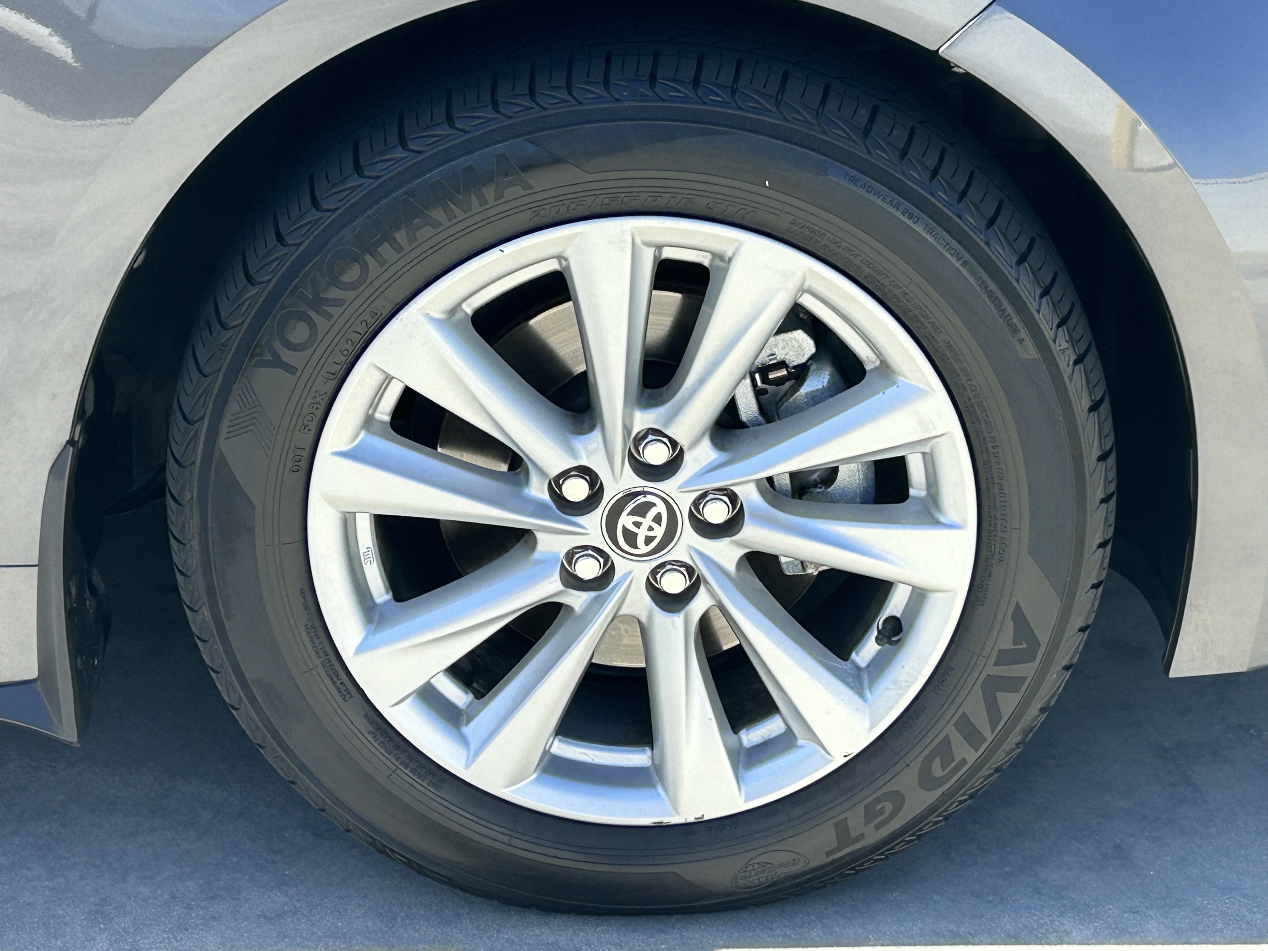 Certified 2025 Toyota Corolla SE w/ SE Package FWD image 8