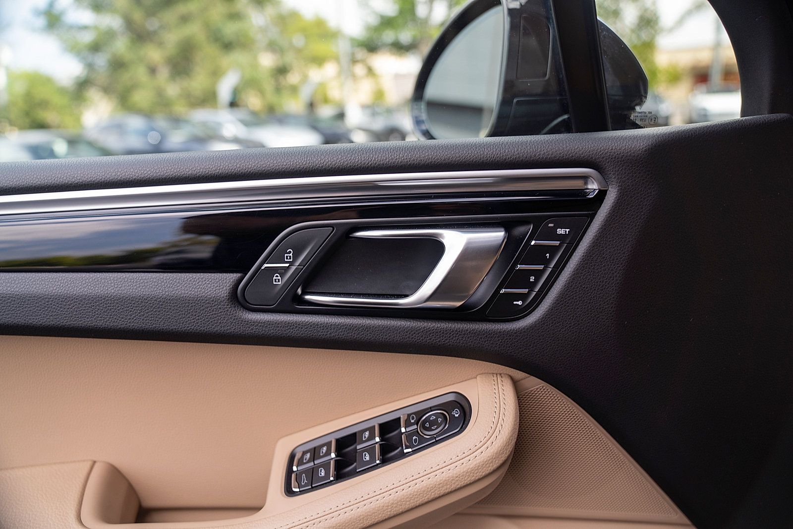 Used 2023 Porsche Macan AWD/4WD image 17