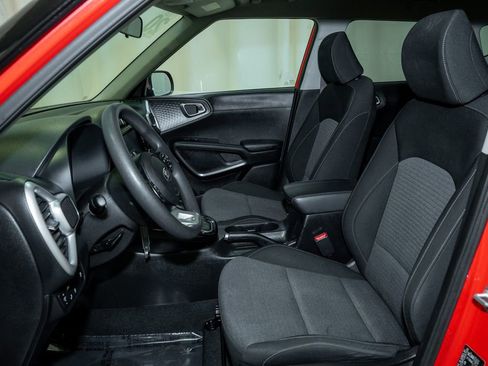 Used 2020 Kia Soul S image 9