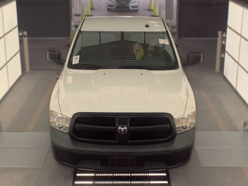 Used 2018 RAM 1500 Express RWD image 2