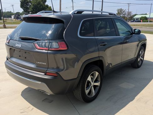 Used 2021 Jeep Cherokee Limited AWD/4WD image 6
