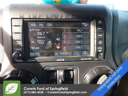 Used 2017 Jeep Wrangler Unlimited Sahara w/ Connectivity Group image 12