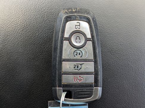 Used 2022 Ford Explorer XLT w/ Equipment Group 202A RWD image 30