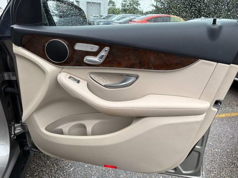 Used 2019 Mercedes-Benz GLC 300 image 13