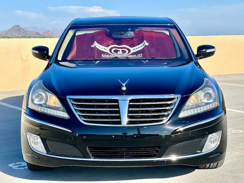 Used 2011 Hyundai Equus Signature RWD image 2