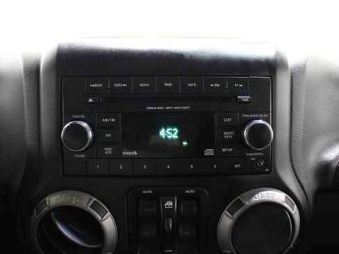 Used 2014 Jeep Wrangler Unlimited Sport w/ Quick Order Package 24S AWD/4WD image 12