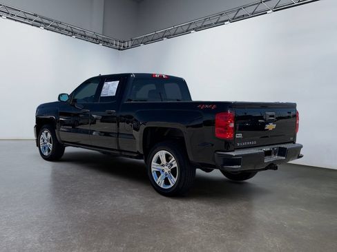 Used 2019 Chevrolet Silverado 1500 Custom w/ Custom Convenience Package AWD/4WD image 5