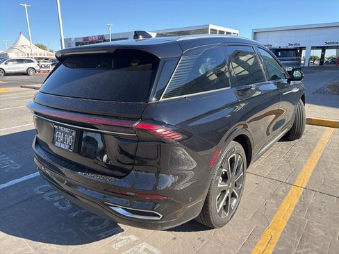 Used 2024 Lincoln Nautilus Reserve w/ Equipment Group 202A image 5