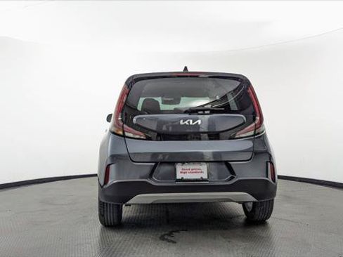 Used 2023 Kia Soul LX w/ Option Group 015 FWD image 7