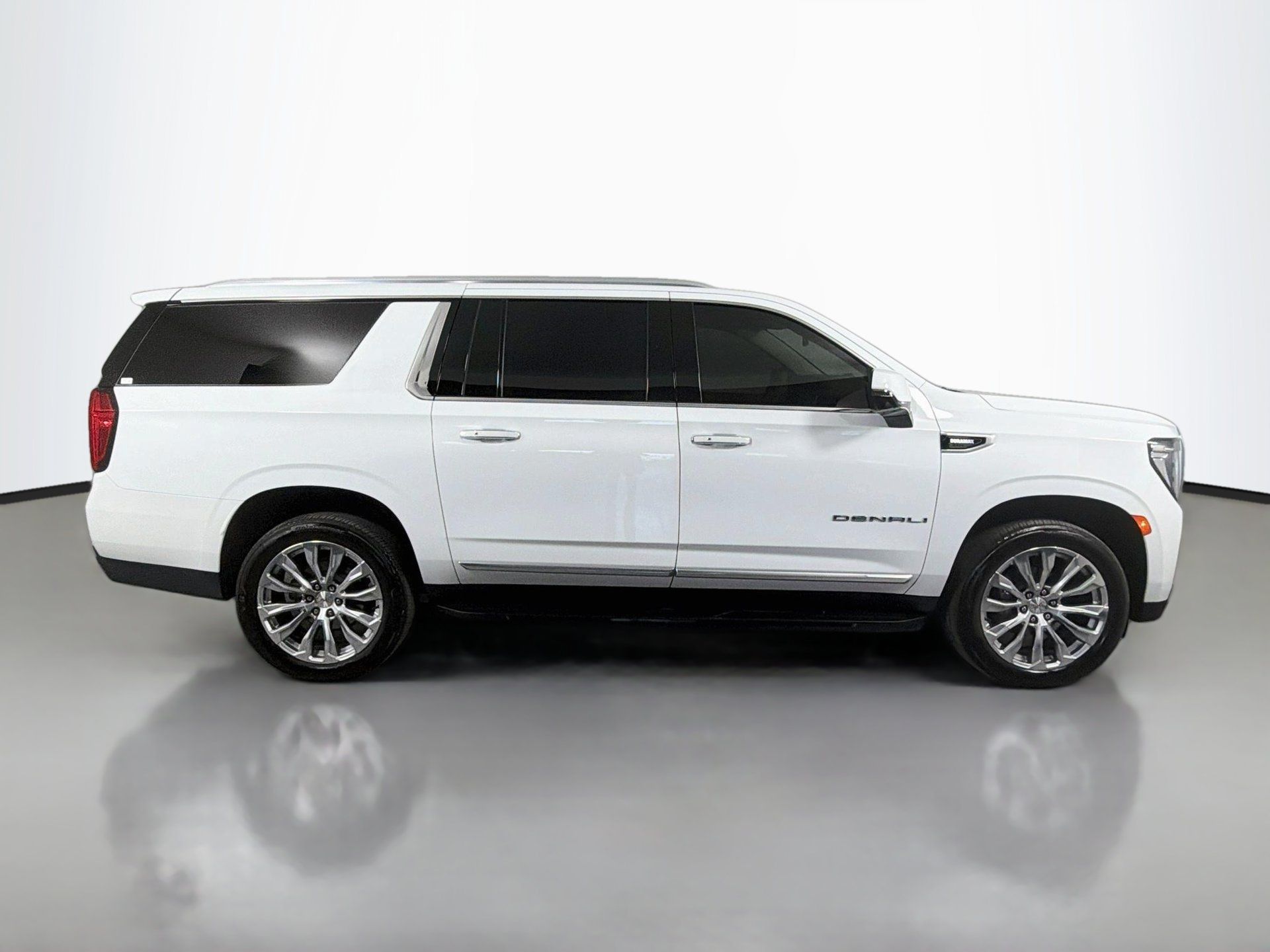 Used 2024 GMC Yukon XL Denali w/ Max Trailering Package AWD/4WD image 5
