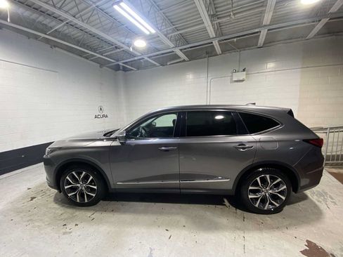 Used 2023 Acura MDX SH-AWD w/ Technology Package image 3