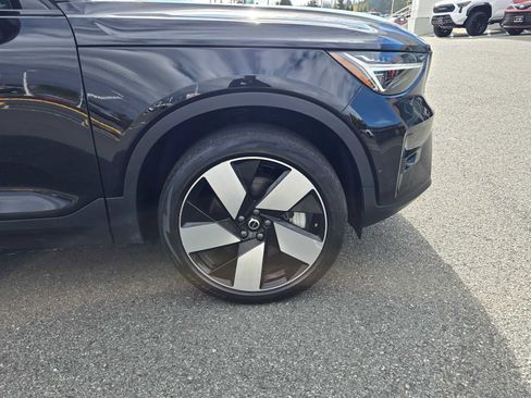 Used 2023 Volvo C40 P8 Recharge Ultimate image 9