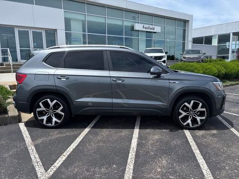 Certified 2023 Volkswagen Taos SEL AWD/4WD image 2