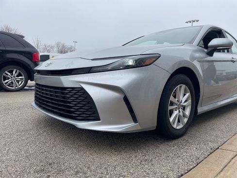 Used 2025 Toyota Camry LE image 14