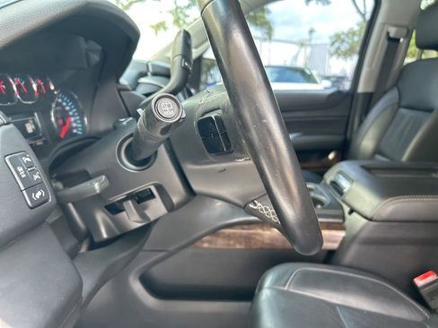 Used 2019 Chevrolet Suburban LT RWD image 47