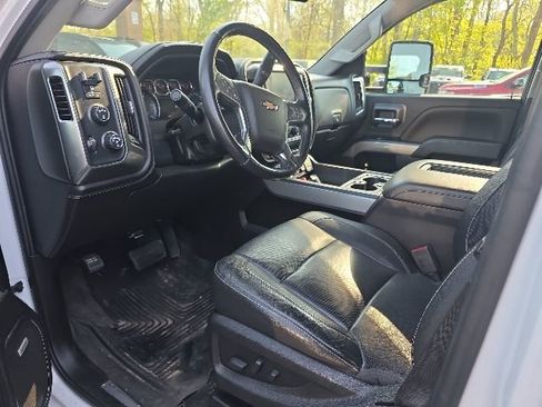 Used 2019 Chevrolet Silverado 2500 LTZ w/ Duramax Plus Package image 18