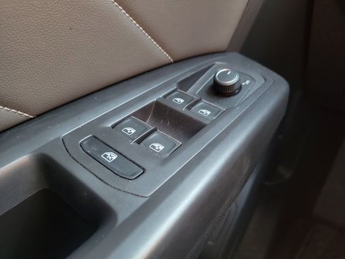 Used 2023 Volkswagen Atlas Cross Sport SEL R-Line image 21