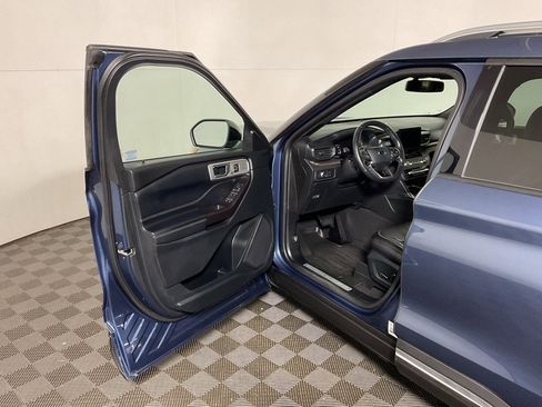 Used 2020 Ford Explorer Limited w/ Class III Trailer Tow Package image 18