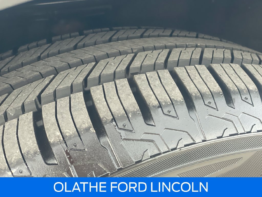 Used 2023 Ford Explorer XLT w/ Equipment Group 202A AWD/4WD image 13