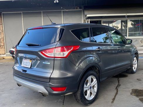 Used 2015 Ford Escape SE FWD image 4