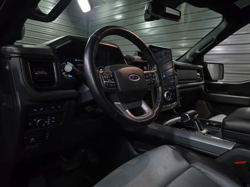 Used 2022 Ford F150 Lightning Lariat image 14