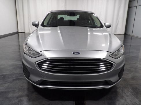Used 2020 Ford Fusion SE FWD image 2