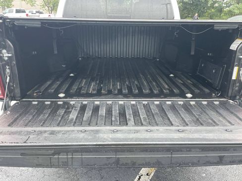 Used 2022 Toyota Tacoma SR5 w/ Technology Package RWD image 10
