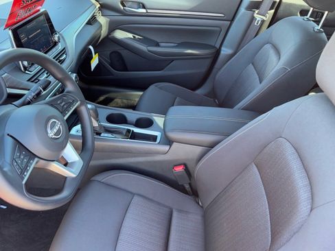 New 2025 Nissan Altima 2.5 SV image 19