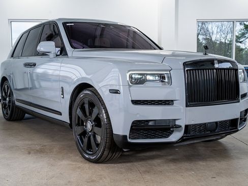 Used 2019 Rolls-Royce Cullinan image 4
