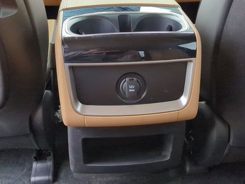 Used 2024 Kia Carnival EX image 18