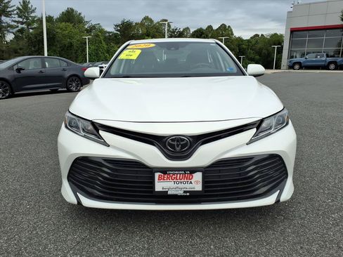 Used 2020 Toyota Camry LE FWD image 8