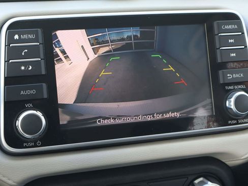 Used 2021 Nissan Versa SV image 15