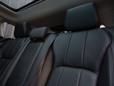 Used 2018 Land Rover Range Rover Evoque SE image 20